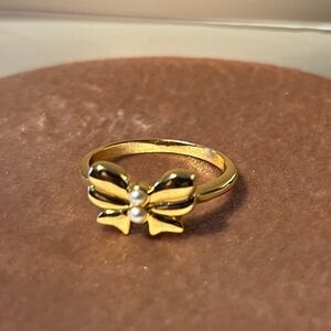 Gold Bow Ring (Size 8)